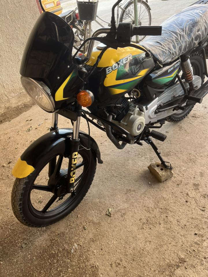 السلام عليكم دراج لبيع بوكسر موديل 2021 وراق  اصولية شراط ترقيم  لسعر 900 وبيهة مجال دراج نضيفة كلهة شغالة ***********  ديالى خان بني سعد

