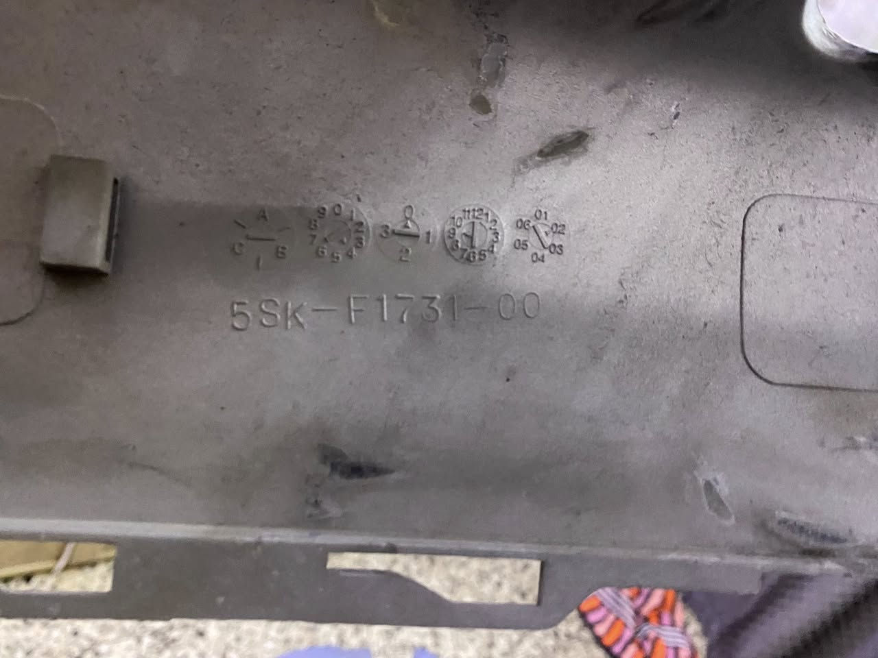 للبيع لون متغير بل ضوه يصير علا ذهبي وبليل علا سمائي مال رمبه بس ضرر قليل  اصلي *********** سعر(80 تخم كامل ويا سبايدر عامريه
