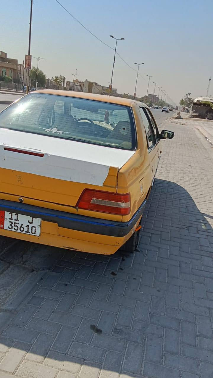 السلام عليكم
بيجو لميس  موديل 2015 للبيع بسعره 28 ورقة وبيه مجال 
سيارة حلو تبريد وكير خير من الله بس المكينه بيه تبخير 
مصفره هيئه وعليه غرامه بس 100 الف  السيارة حلو 
كهربائيات شغاله رقم بغداد انكليزي بسمي تحويل مباشر ثاني يوم 
خذا رقم الهاتف خابرتي وتدلل ***********
