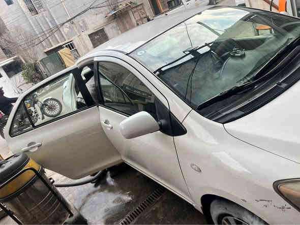 السلام عليكم تويوتا يارس للبيع موديل 2007 بيها مكانت صغيره بارد بس ابيع حزام حتى مااشلع كلبك السياره بيها ادامه كامله بس هسه صار بيها خيط تبخير والكيلو متر وكف حلوه نصبتها باسمي مكانه بغداد الاعظميه رايدها 68 وبيها مجال لتواصل 
*********** بغداد
