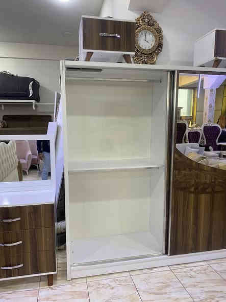 #عروض وتخفيضات قوية 💫✅
السعر (550) الف بسعر الجملة
🟤غرفه نوم تركيا اصلي نظيفة. جداً
⚪️عدد القطع 5 قطع

⚪️السعر550 الف

———
🏛️ بغداد -المحمودية 
حي البتول - العمارة صفرة
طابق الأول - الطابق الثاني
———
للأستفسار  :—
🔹***********
🔹***********
———
يوجد :—🚛 توصيل لكافة محافظات العراق بأسعار مناسبة
