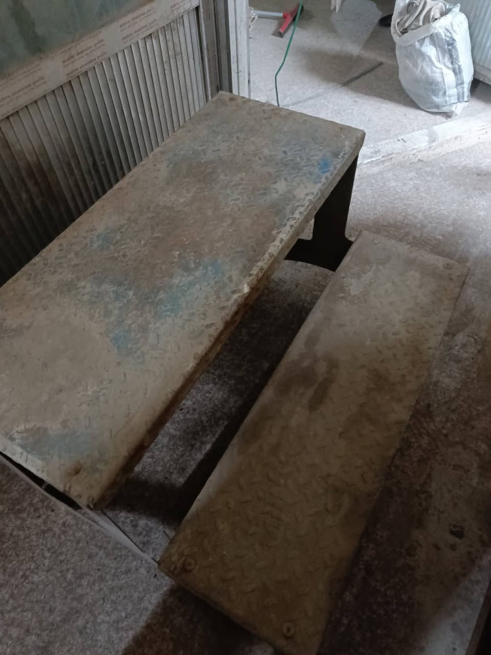 رحلة او مدرج او ستيج درجة وحدة 
نزل سعرك وتفضل خاص 
مابيع حديد كيلوات الي يحتاجه على وضعه ويخدمه يتفضل 
***********
