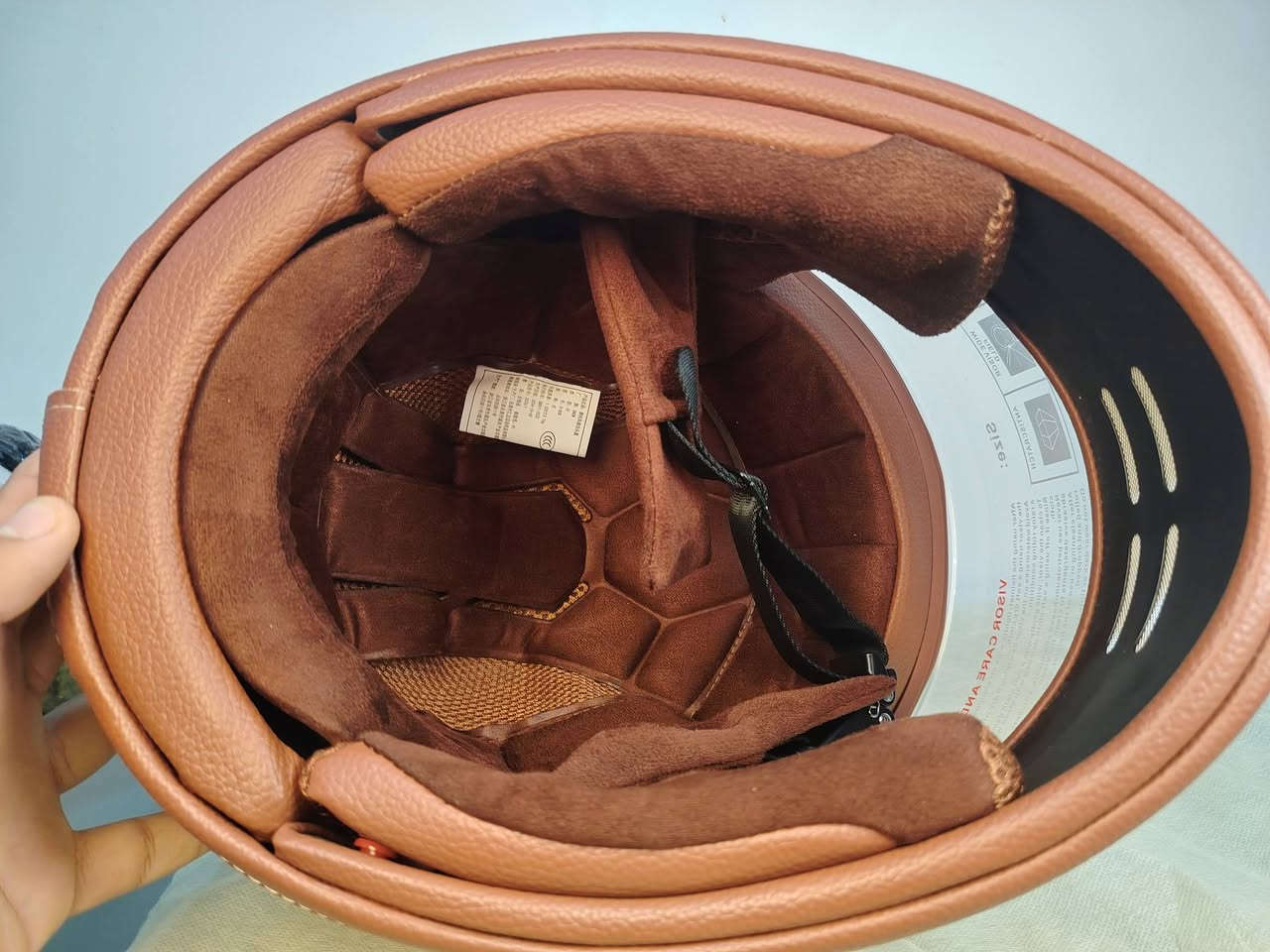 توصيل موجود
- خوذة كلاسك لون صدفي مطعم جلد طبيعي
جودة عالية شي راقي


**إذا كنت صاحب هذا الإعلان وتريد حذفه لأي سبب، رجاءا أرسل رسالة إلى الدعم الفني**