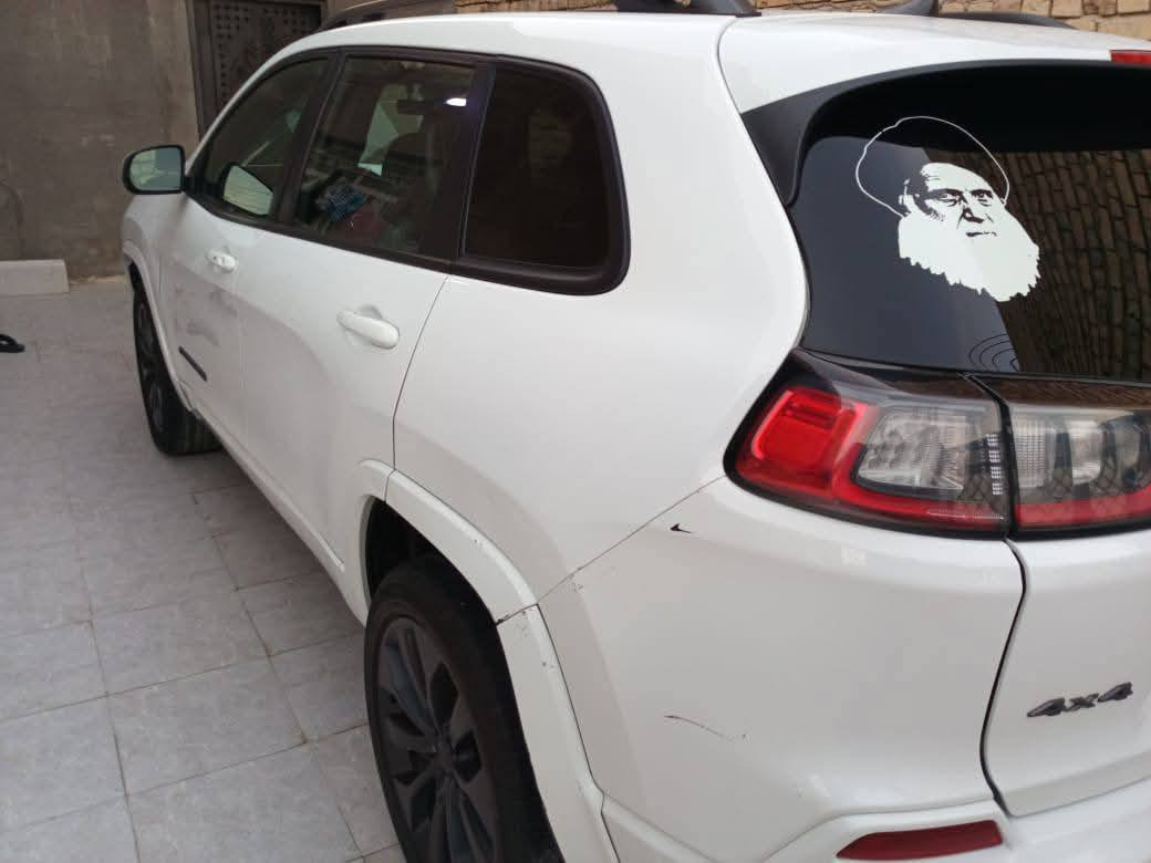 السلام عليكم
جيب شيروكي بزون ٢٠٢١ رقم بغداد فول مواصفات للاخير مكينه اربعه بستم تيربو فور ويل غرفه جلد اسود قياده اليه توقف ذاتي قماره فتحتين بانوراما انضمة قياده اربعه رادار وحساسات امامي وخلفي ضربتها بجم خفيفه طرف المدكر الامامي وخشم البنيد 
اذا مكان ضيك وتريد تطبكها وخاف اطخها هي تطبك بوحدها 
بيها مواصفات هواي وفقط الجانيها يعرفها سعرها 170
***********
