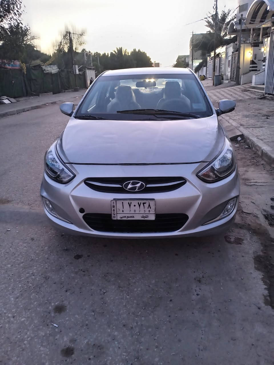 اكسنت 2014 خليجي مكينه كير جدد حداديه نضيفه
بيها قطعتين بنيد وجاملغ بارد سنويه ما ساقطه
سعر ٨٨ بيه مجال  ***********
