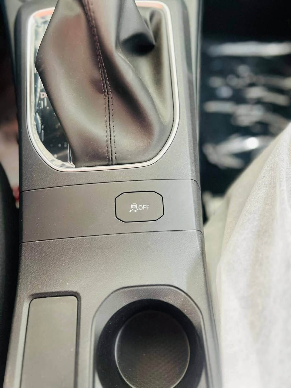 ام جي 3 للبيع ماشيه ٧ الف بعده بحالة الوكالة
📜 مواصفات MG 3 2025

🚘 خليجي 

🔹 محرك 1.5 لتر

🔹 ناقل حركة 6 سرعات

🔹 مثبت سرعة

🔹 مقود رياضي D جلد

🔹 شاشة أصلية

🔹 كاميرا خلفية

🔹 حساسات خلفية

🔹 مصابيح LED أمامية وخلفية

🔹 Bluetooth و USB

🔹 نظام ABS

🔹 نظام مانع الانزلاق

🔹 وضع قيادة SPORT

🔹 فرامل دسك للأربع عجلات

🔹 ضمان 6 سنوات أو 200,000 كم

موجود خاص لو الاتصال 

***********
