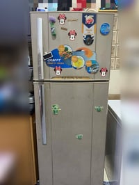 ثلاجة للبيع ١٦ قدم ماركة كرافت والماطور LG شغالة خير من الله وكلش نظيف...