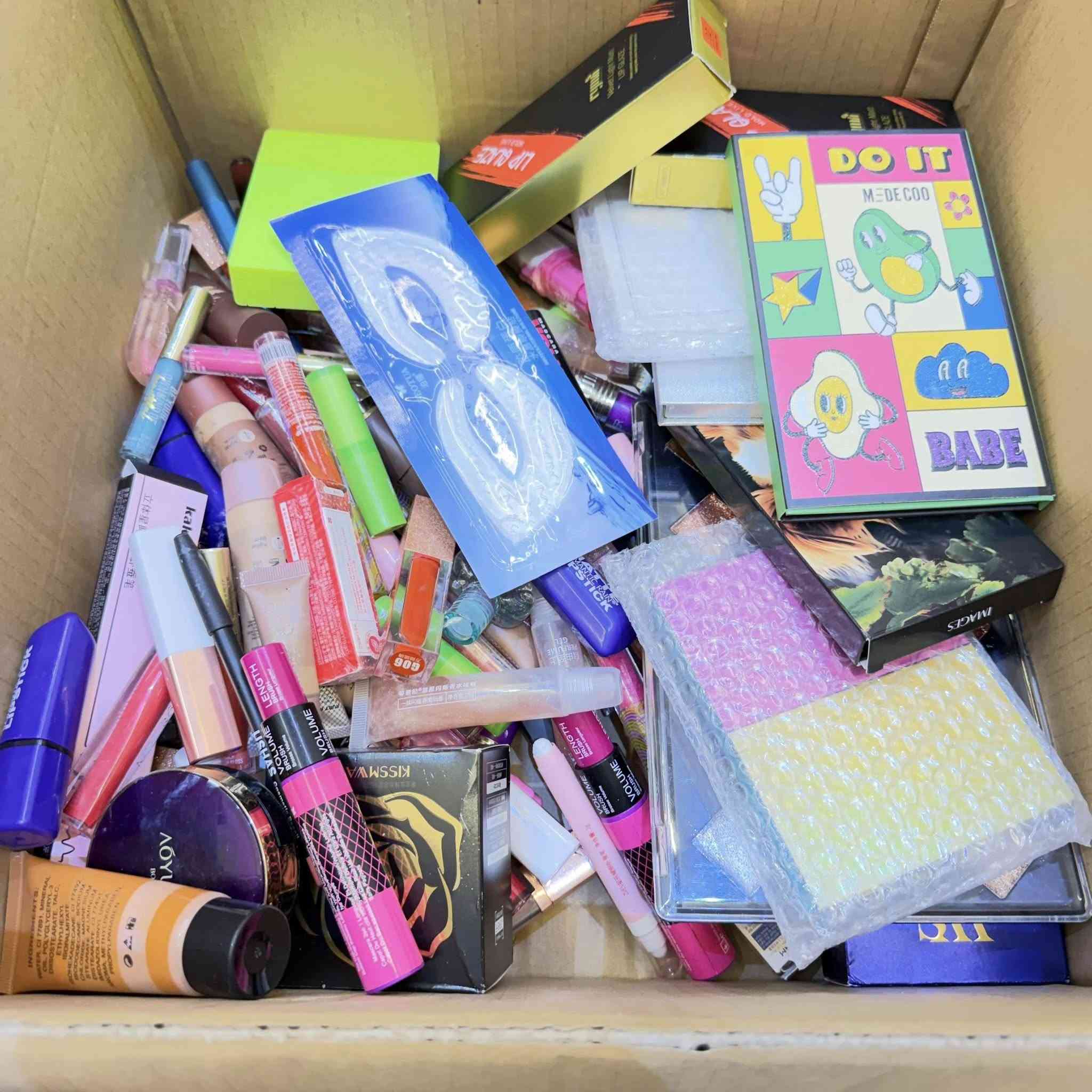 شلع كارتونتين مكياج وعنايه اليريد خاص ❤️


**إذا كنت صاحب هذا الإعلان وتريد حذفه لأي سبب، رجاءا أرسل رسالة إلى الدعم الفني**