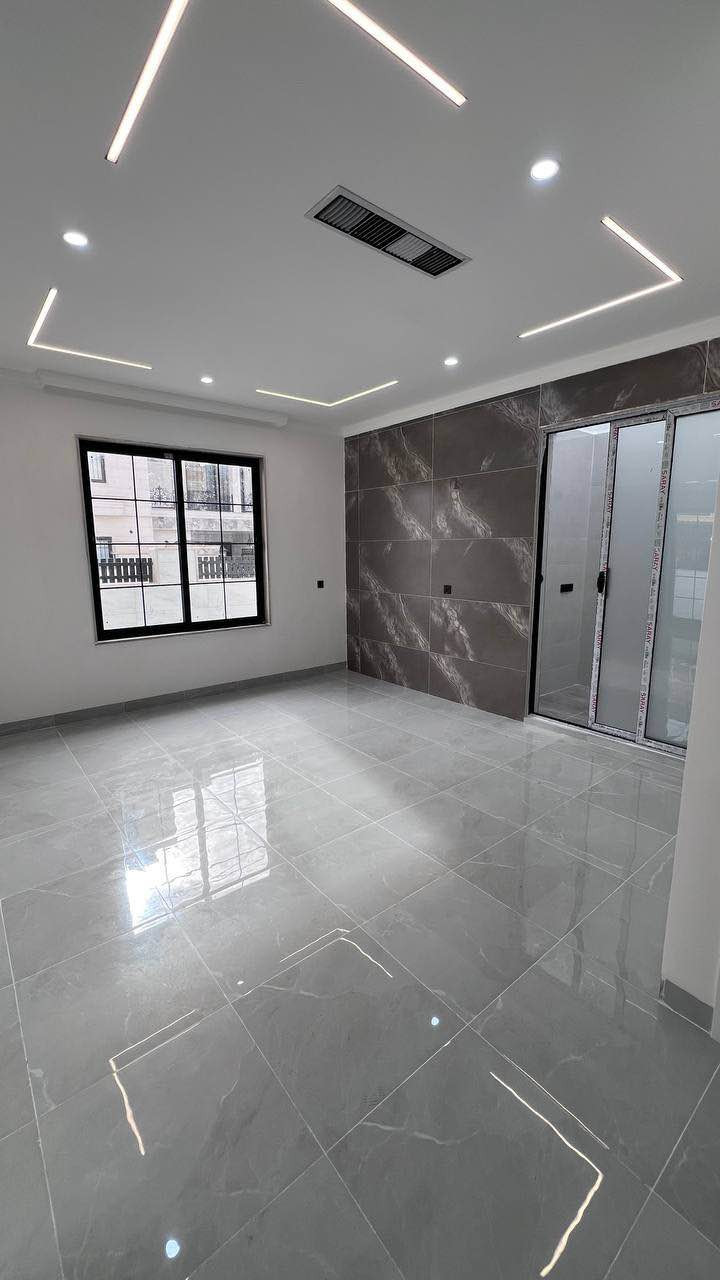 كود اعلان 15/50
منزل ركن زيرو للبيع في #اربيل حي #هفالان قاطع سروران   على شارع15متر
مساحة: 160م سعر جدا مناسب 
يتكون من: 4غرف نوم مدخلين فلات
صالة
استقبال
مطبخ حار+ بارد
مجموعة صحيات 
كراج
للتواصل 📞
***********
***********
***********
**************
في حال لم يتوافق العقار مع رغبتكم او لم يكن بقدر امكانيتكم زوروا موقعنا على تلكرام للتصفح على اكثر عدد من العقارات المتوفرة 
https://t.me/muhemenalkhalid أربيل, العراق
