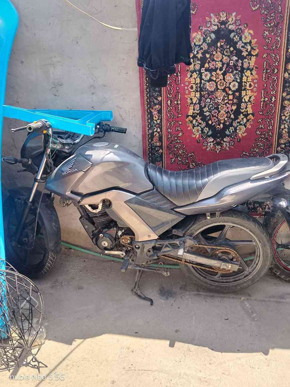 سلام عليكم دراجه مديل 2020
دراجه عاطله طاسه ول دشلي ضاعن 

بيع هيج مكان كربلاء حي غدير قرب رساله 

سعر 400وبيه مجال وراق صليه
***********
