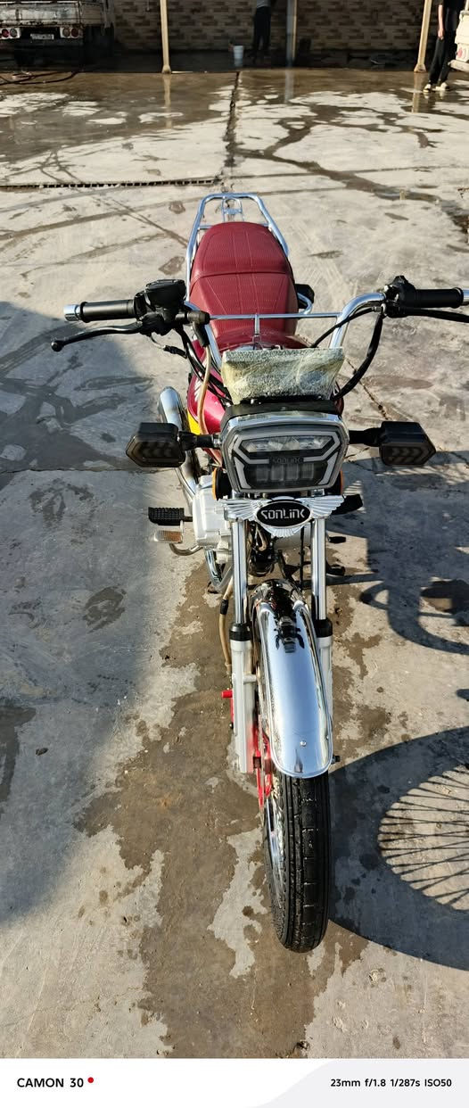 السلام عليكم دراجه البيع موديل 25اصوليه5اوراق الدراجه مكفوله مابيه اي نقص كله شغال السعر 700وبيه مجال مكاني صويره هاذه رقمي ***********
