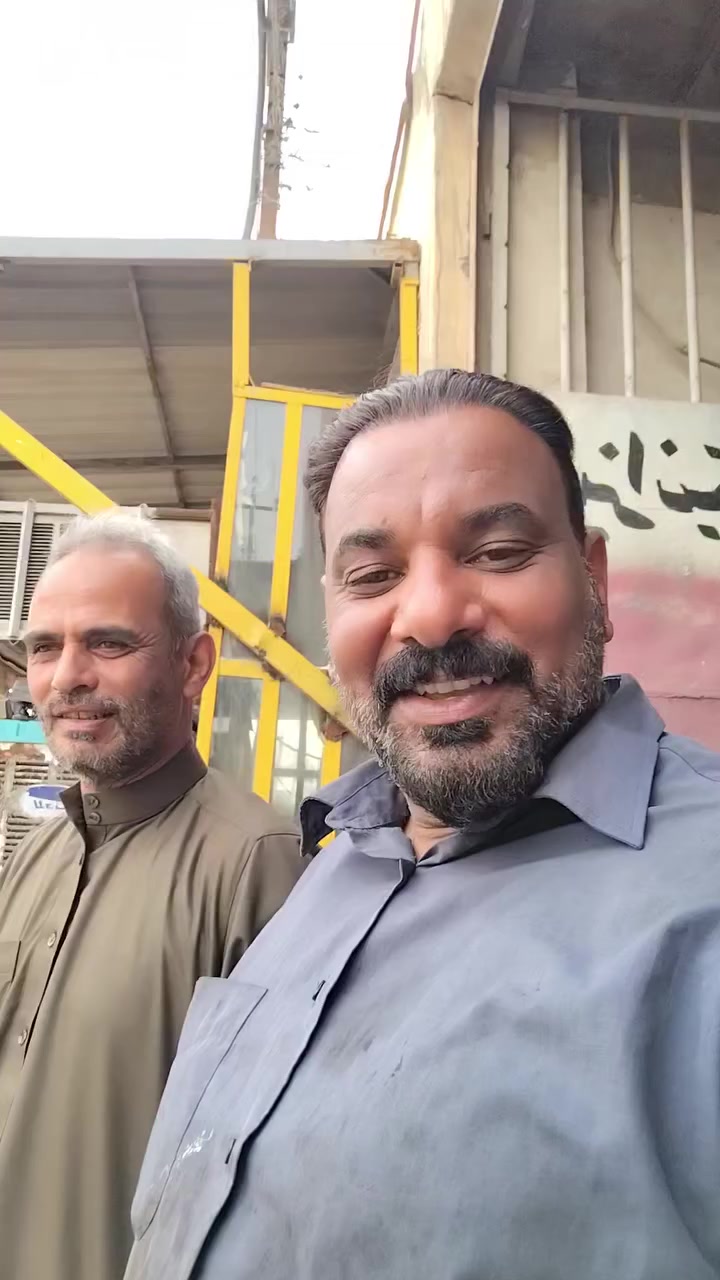 السلام عليكم اخوان اليوم بضيافتي الاخوان من أهالي الناصرية و الديوانية والحله اخوكم ظافر التميمي حي الصناعي السايدين الرئيسية قرب غرفة الحراس ركن المزرعه ***********
