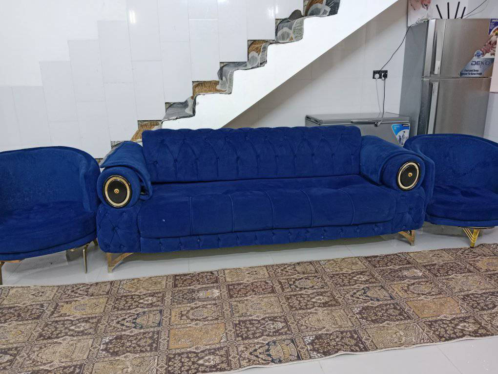 تخم 10 مقاعد كراسي 4 وقنفات ثلاثية 2  تفصال تكمة كلش كلش قوي نضيف جدآ بدون اضرار  العنوان بغداد *********** بيه واتساب
