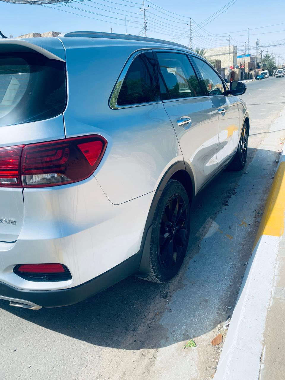 السلام عليكم
بيع فقط 
سياره سورينتو وارد امريكي ٢٠
مرقم بابل 
مكينه 6 سلندر ٣٣٠٠
اللون رصاصي فضي 
رقم الشاصي  /
5XYPHDA59LG691939
ماشيه 61 فور ويل و قابل لزيادة 
فتحه بانوراما 
ثلاث قطع تبريد 
كشنات جلد 
بصمة ابواب  
تحديد مسار  
حادث جاملغ  
مكان كربلاء المقدسة 
السعر ٢٠٥
***********
