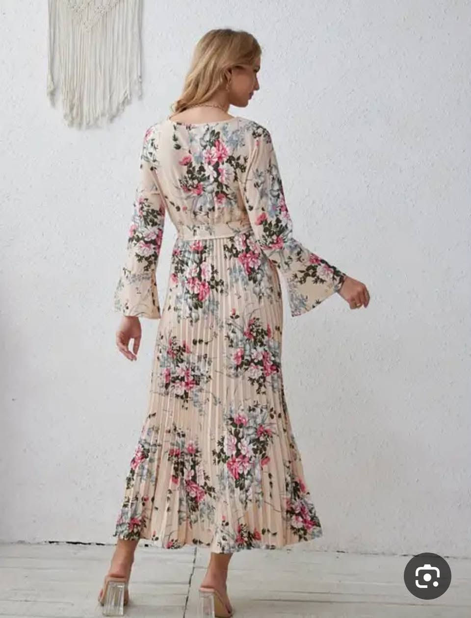 جمال الموديلات فستان العيد نسائي فري سايز يلبس من وزن 50ال 100كليو السعر ١٥ آلاف يوجد لدينا توصيل لكافة محافظات العراق ٣ الاف بسماية الف


**إذا كنت صاحب هذا الإعلان وتريد حذفه لأي سبب، رجاءا أرسل رسالة إلى الدعم الفني**