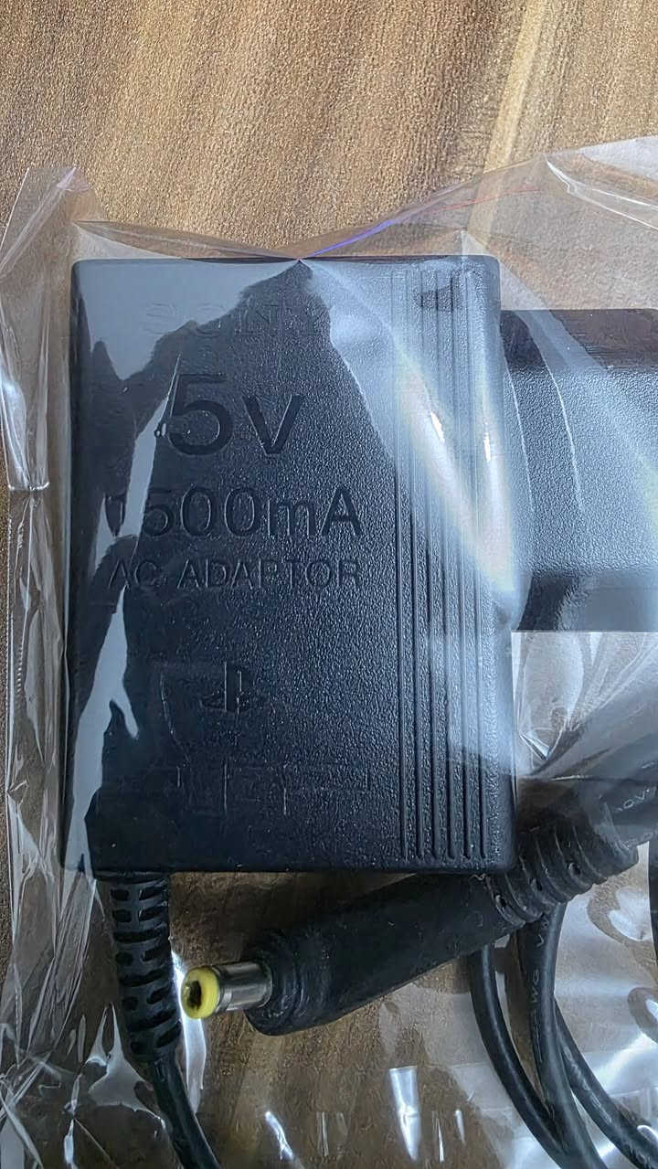 السلام عليكم 
بطارية 1800mah
قبق بطارية موديل 1000 
شاحنة اصلية مال psp street 
ورام 8g و رام ادابتر 
كلهن ب20 
توصيل موجود


**إذا كنت صاحب هذا الإعلان وتريد حذفه لأي سبب، رجاءا أرسل رسالة إلى الدعم الفني**
