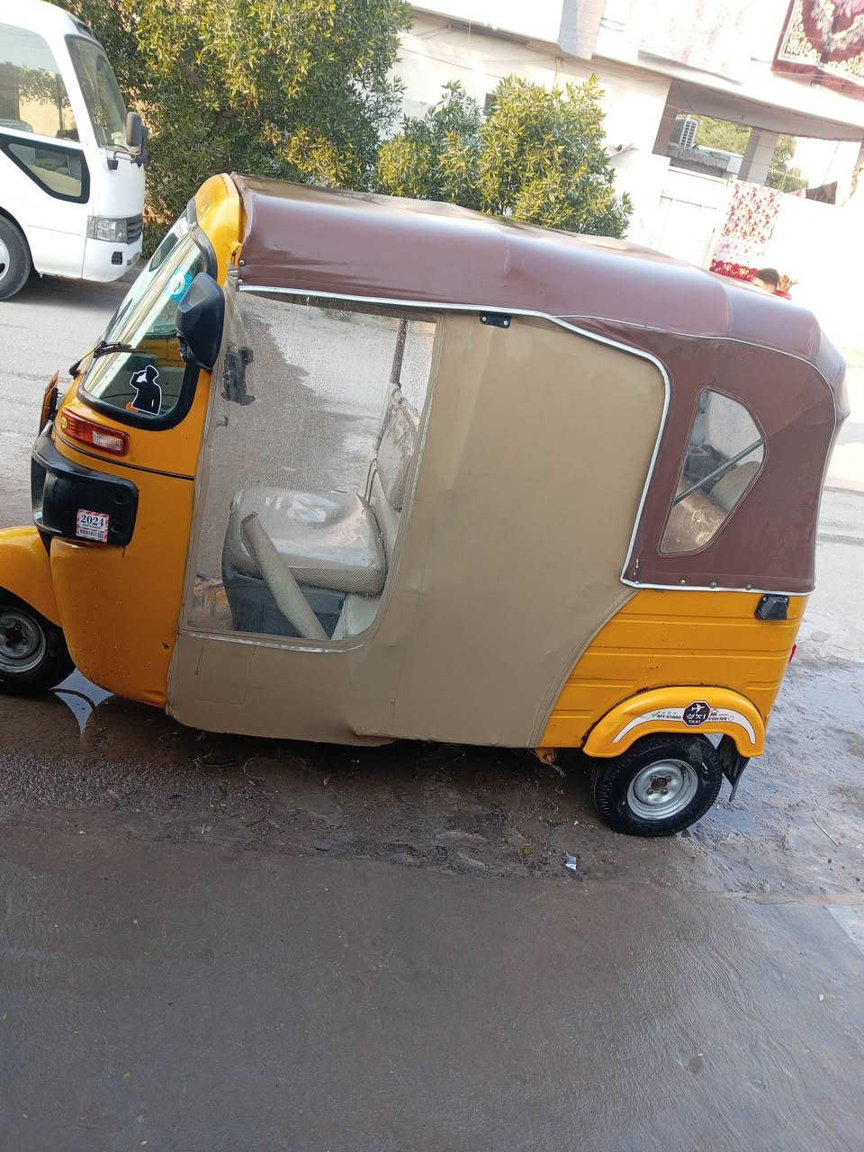 السلام عليكم شباب تكتك20شهر ال12رقم وسنوية تكتك خير من اللة مكينة مشروكة جديد صار سبوع بيهة ضربة جوة الباب مال بانزين معمرة وبيهة صبغ مكانات قليلة مكاني الدورة ابو دشير والشراي يدلل ***********
