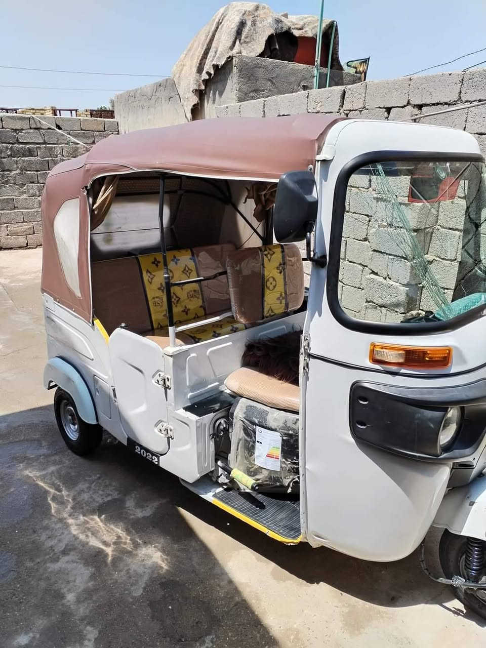 سلام عليكم تكتك البيع موديل 2021شهر 11رقم ذي قار مجفته بوش بستم شركه بسمي مداور ثاني 
يوم الاستفسار تصل على رقم ***********مكان رفاعي
