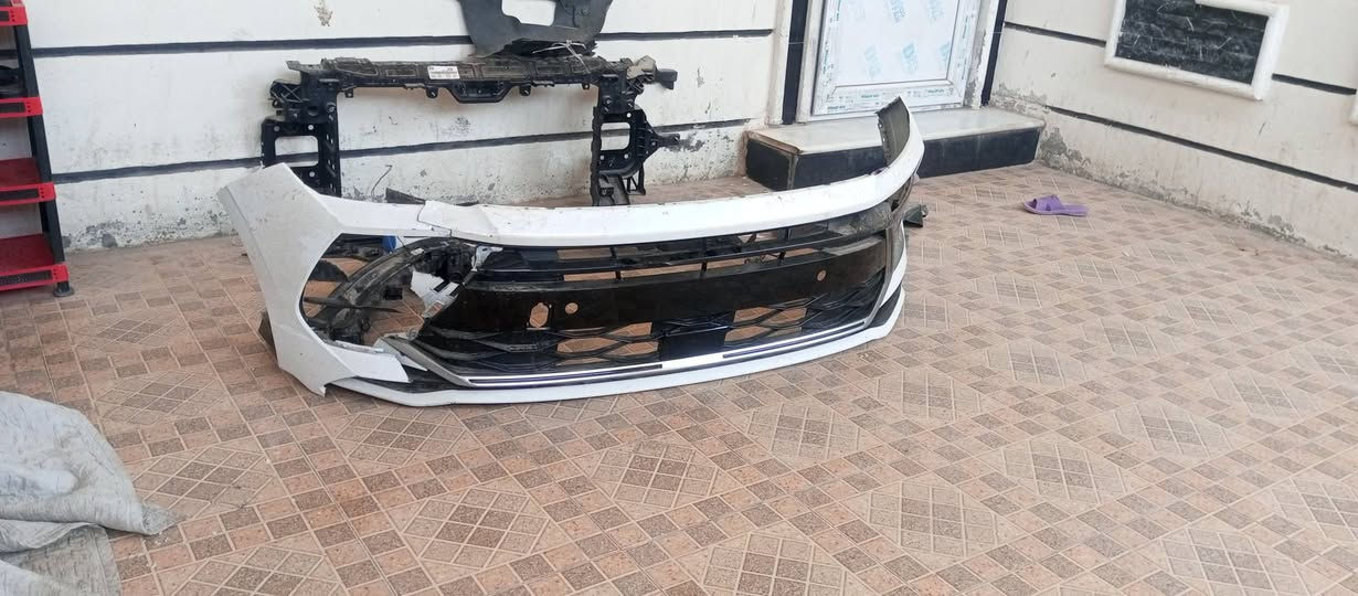 متوفر لد مكسور بس شغال كل عقوله ودعاميه بيها ضربه جهه الراكب تفيد الي يدور على نص جهه السائق وبدنه بيها كسر بس مكان اللايت جهه الراكب كلهن موديل 25 ويرهم 24 للتواصل *********** مامتواجد على النت اسعارهن قيم واخذ

