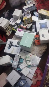 مزاد • ٣ كراتين • الكترونيات