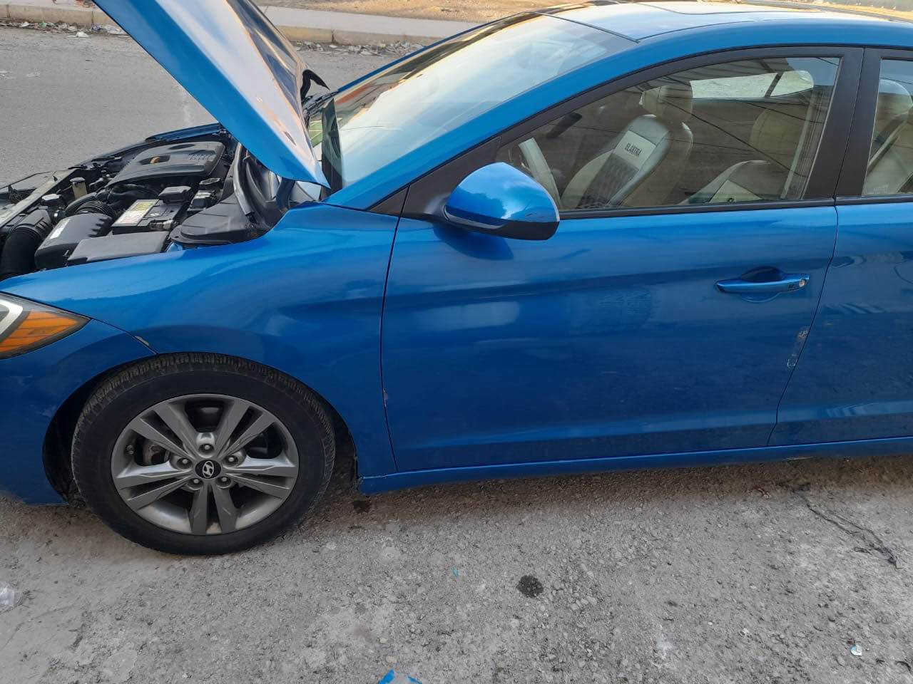 هونداي النترا 2018 لون چويتي رقم بغداد الماني بأسمي تحويل ثاني يوم محرك 2000 دوش السيارة جاهزه حادثها بنيد وجاملغ ايسر وباب السايق صبغ مع ايرباك ستيرن وحسب السونار المرفق مع الصور السياره جاهزه وفول مواصفات 
تدفئه تبريد 
محرك وكير خير من الله 
كشنات جلد 
فتحه سقف 
وبصمه 
تحكم كامل استيرن 
وباقي المواصفات معروفه السعر 115ورقه وبيها مجال بسيط الرقم *********** بغداد, العراق
