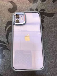 ايفون 11 • شاشة مكسورة • بطارية مبدلة