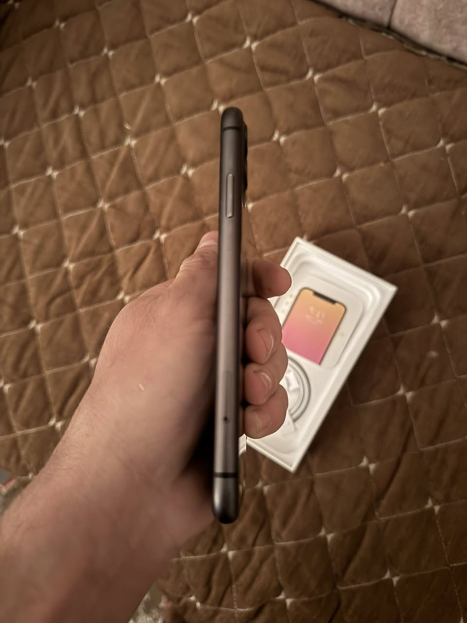 سلام عليكم الايفون 11عادي ذاكرة 128بطاريه 78 جهاز مكفول من كلشي من فتح لو تبديل قطعة وياه كارتون وكيبل شحن سعره 270 بيه مجال
فليل | ***********
