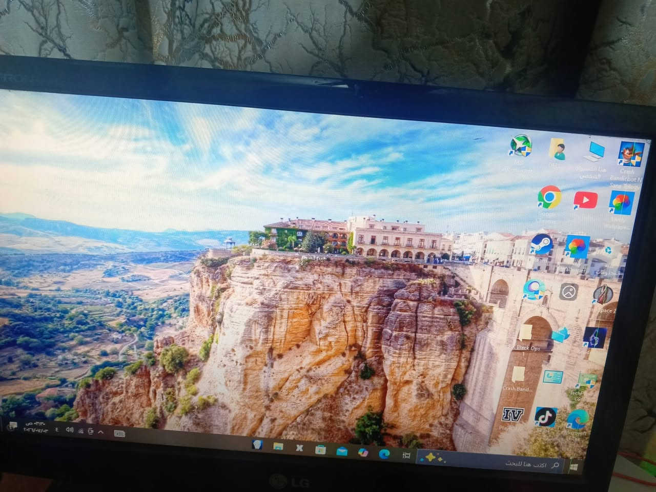 سلام عليكم تجميعه موصفات كال تالي.    معالج : i5 2400
رامات : DDR3 16 GB 1600
كارت شاشه : gt 730 نسخت 4 كيكه 
هارد : HHD 500GB 
بور سبلاي : 300w
@وشغل العاب هواي رزنت ايفل ٦وع عدادات عاليه ٥٠ فريم و ببجي ٧٠فريم و كلف دوتي ٧٠ فريم وجت اي ٥ ع ٦٠وفريم وغير العاب وملاحضه شاشه بيه خط و فطر مابين وسعر ٢٠٠ وا مروس ب بلي مكان بغداد مدينه صدر.


**إذا كنت صاحب هذا الإعلان وتريد حذفه لأي سبب، رجاءا أرسل رسالة إلى الدعم الفني**