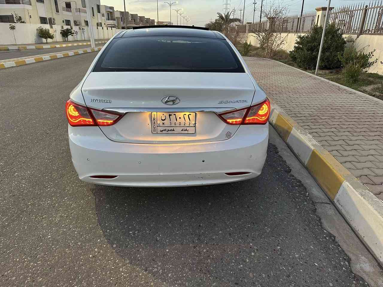 السلام عليكم
للبيع بسعر مناسب جدا
سوناتا خليجي 2012
رقم بغداد الماني شرط التحويل سنويه (2029)
مكينه 2400 دوش شرط لاتنقيص ولاصوت ولاتبخير
مواصفات ViP فول مواصفات
& بانورما طكتين
& تبريد قطعتين
& حساسات خلفيه
& شفتات ستيرن
& تحكم مقود 4 جهات
& لايت زنون
& بك لايت لد
& ويل كروم + تخم تاير
السياره شرط بدون قطرة صبغ او تبديل  بيها بارد فقط مكان واحد والسونار مرفق بلمنشور
السياره كولشي بيها شغال /صدر/تبريد/تخم تاير/ كهربائيات/بانورما/منظومه احتراق الوقود/كولشي شغال
السعر (127) وبيها مجال جدا بسيط 
مكان السياره صلاح الدين تكريت
للاستفسار الاتصال على الرقم (***********)
