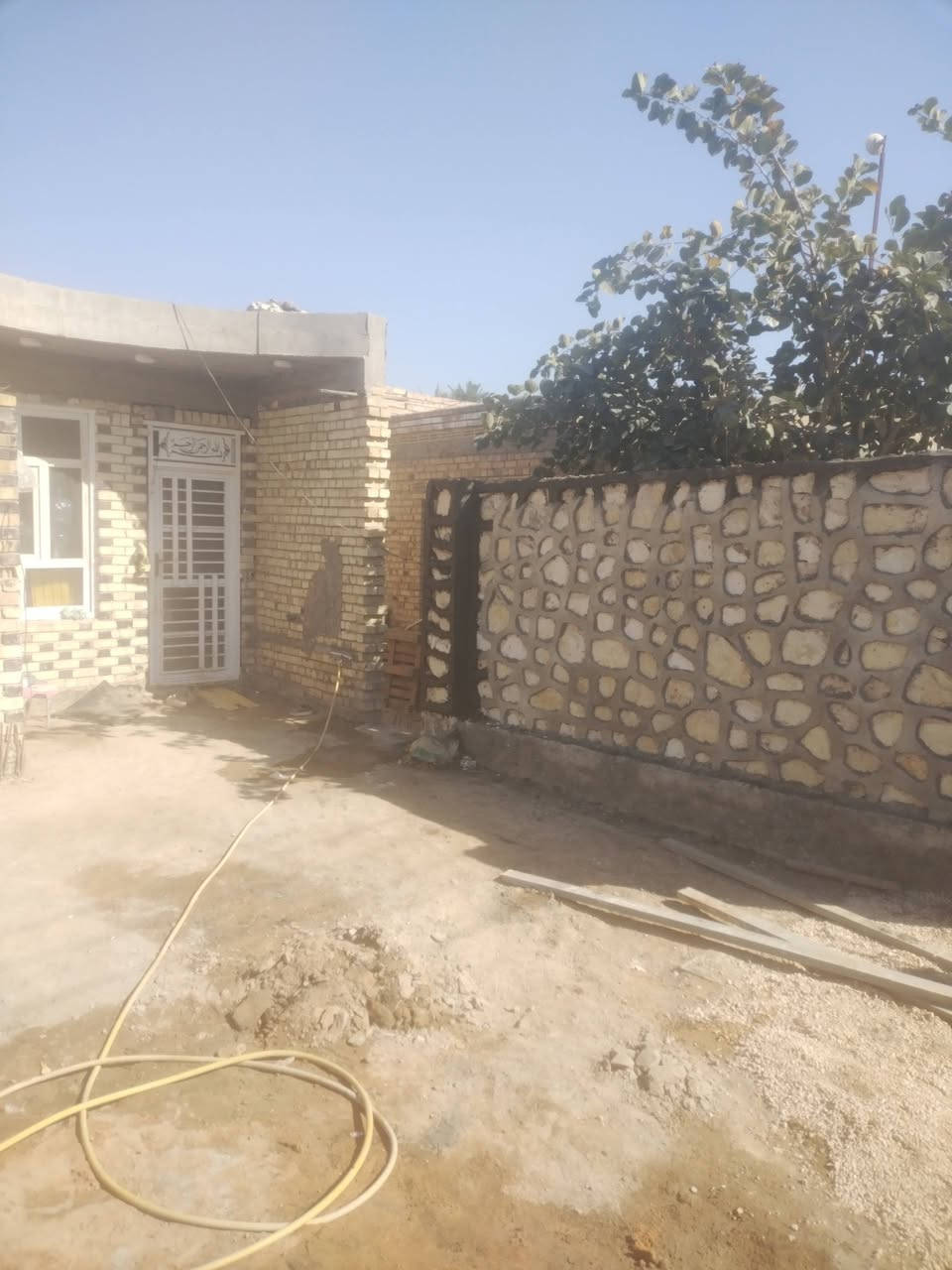 سلام عليكم اخوان بناء حجر بنسب السعار اخوكم ابومحمد العنبكي مكاني النجف سعر المتر  22 وبيه مجال الابلنجف ***********
