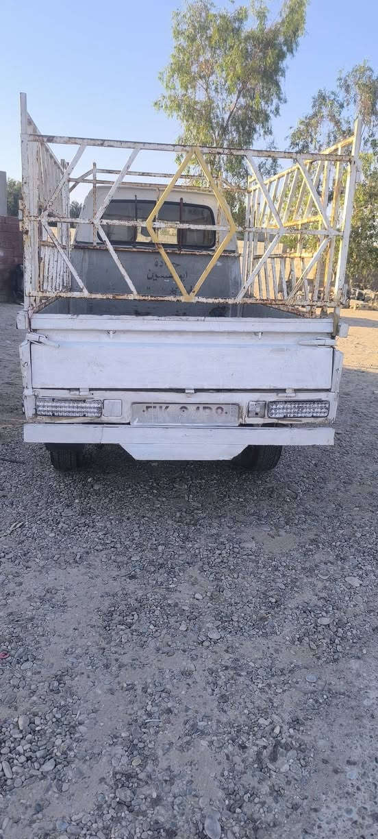 هيفا للبيع 
هيفا  للبيع شرط كير ومحرك واكسل  كهربائيات كله شغاله وبيه منفيس المكان سامراء الطيوب السعر 18 وبيه مجال للاتصال ***********
