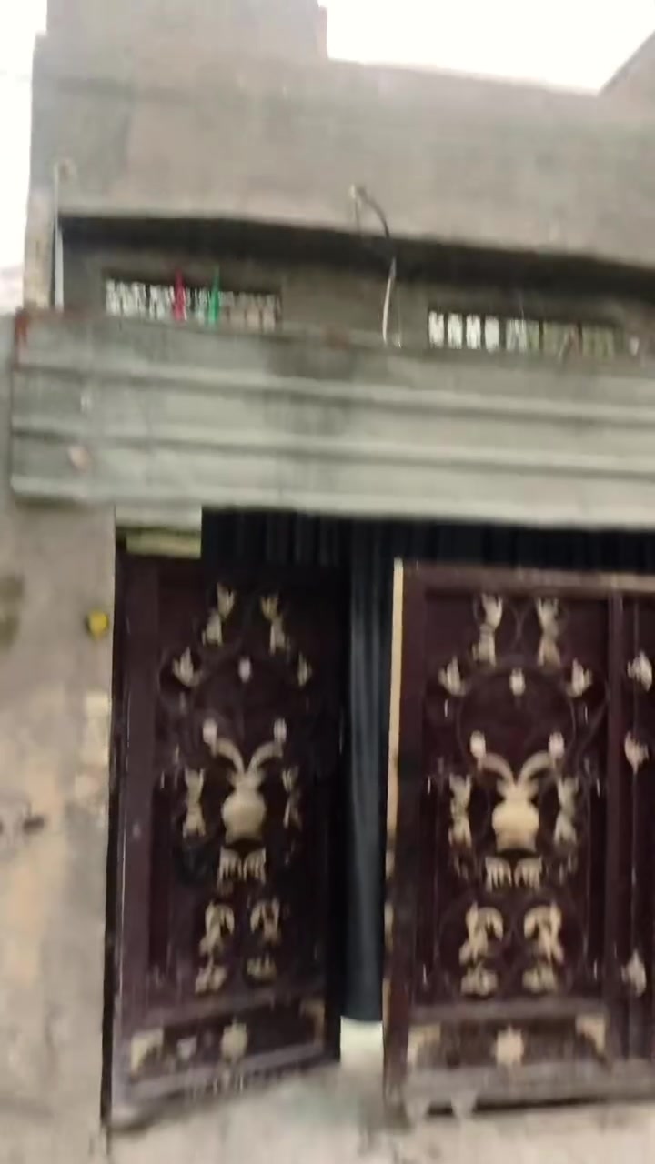 السلام عليكم بيت للبيع ١٦٠ متر بناء ٢٠١٥ بل فرع المقابل النشائيه مال بيت طعيم رقم ***********

