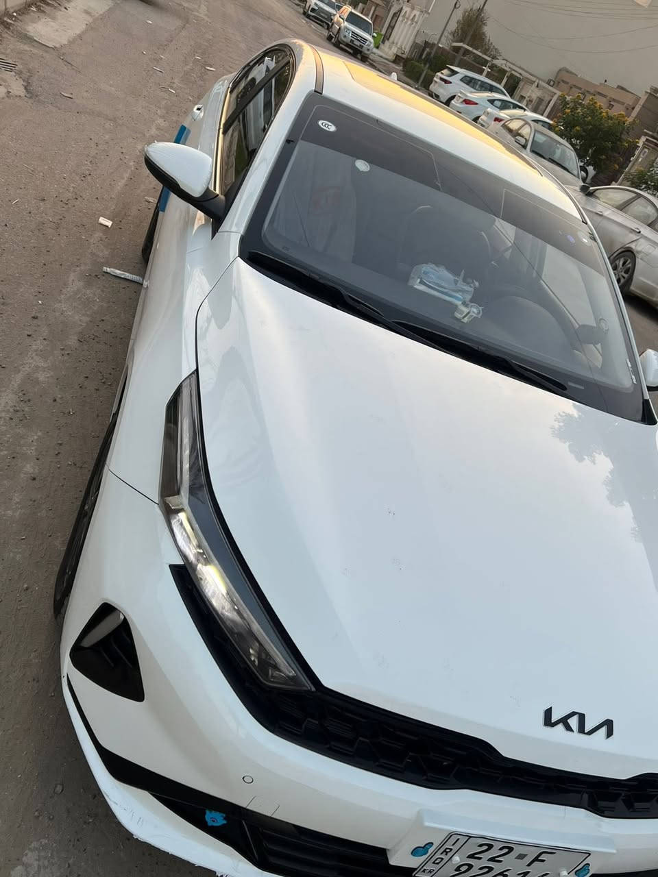 السلام عليكم سياره للبيع K3 موديل 2024خليجي مكفوله كفاله عامه من الصبغ والتبديل ماشيه ٢٣km باسمي تحويل ثاني كير مكينه صدر حداديه تبريد تخم تاير جديد سعرها 143$ وبيها مجال بسيط مكان السياره بغداد *********** غير متواجد على الفيس
