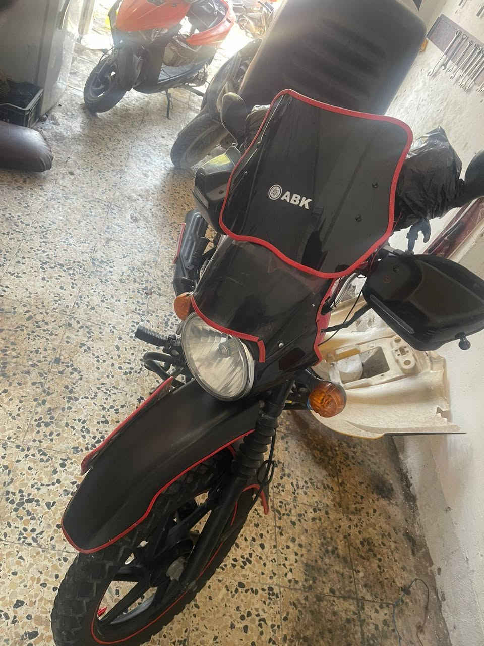 السلام عليكم شباب دراجه مجفته مره وحده دراجه
شوفت عينك دراجه نضيفه رقم وسنويه بسمي
صارله من طلعت من لهزه شهرين مكاني ابو غريب
بل زيتون  سعر ملونين قفل ***********
