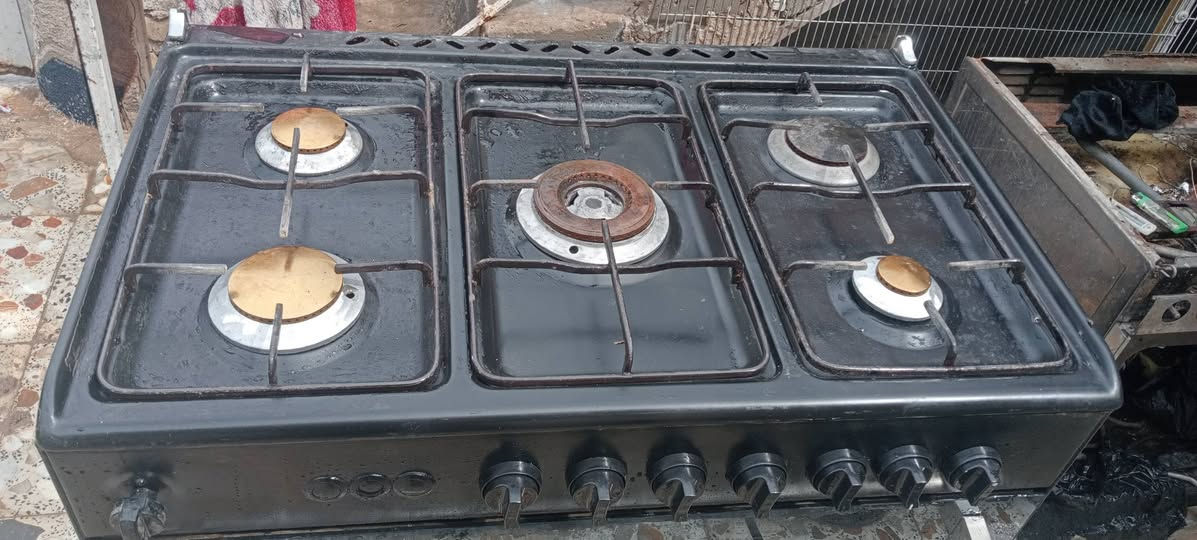 طباخ اوربي باله بسعر 120 وبيه مجال بسيط اليريده يراسلني اويتصل ويدلل مكاني الاحرار الخضاره اتصل وتدلل ***********
