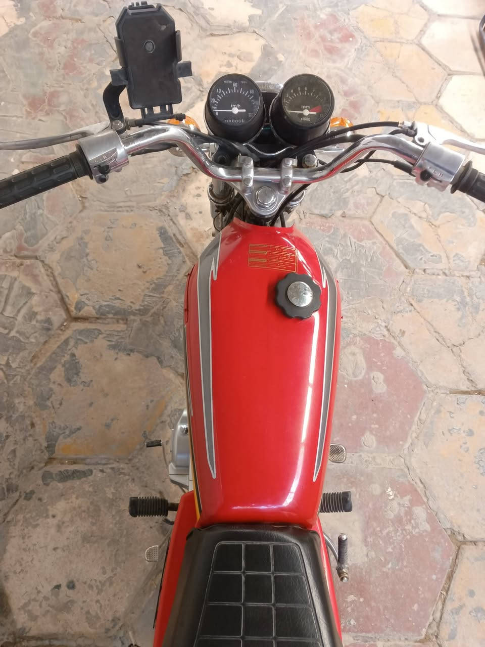 سلام عليكم 
دراجة نامة برو غطاس شاصي 2020 محرك 2025
سنوية وارقام جاهزة كهربائيات شغالة ناقصها جوزة فقط
للاستفسار ***********
