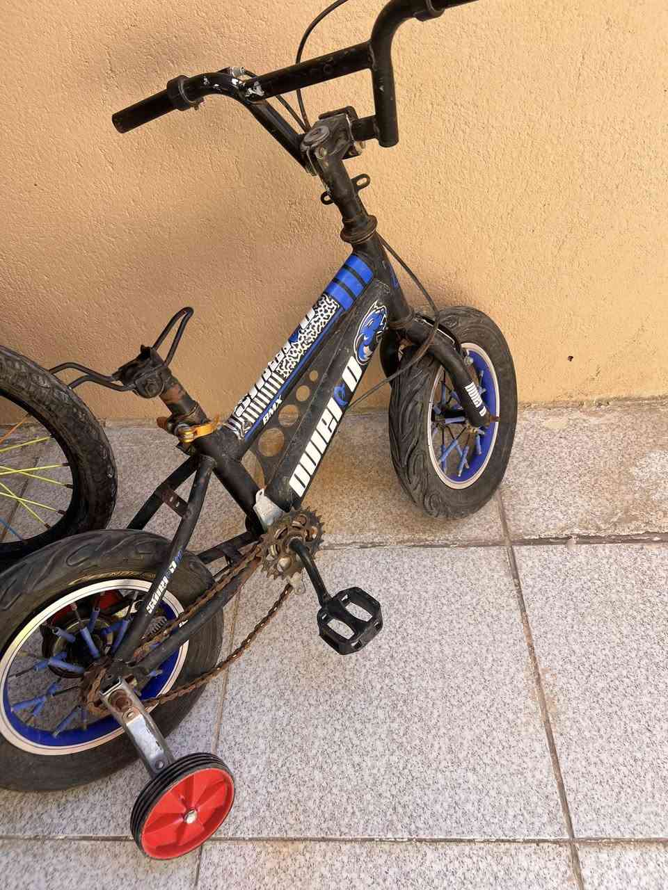 سلام عليكم مكينة جديدة متداخلة اسم تصليح وبايسكلات للبيع مكينة ٦٠   وبايسكلات ثنيتهم ٤٥ 
تصال ***********
