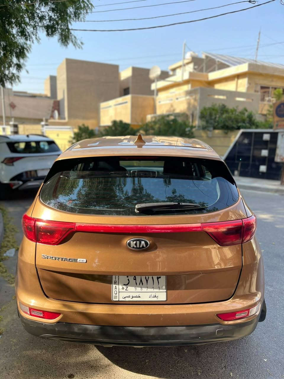 السلام عليكم 
سبورتج 2019
ماشيه 100
 مواصفات نص فول 
السياره حلوه بيه بس قطعه فقط  الجاملغ الأيمن تبديل  فقط 
صور الحادث مرفوقه بلمنشور 
كير مكينه تبريد كفاله 
مكاني الدوره 
السعر 135 بيه مجال
رقم الهاتف 
***********

