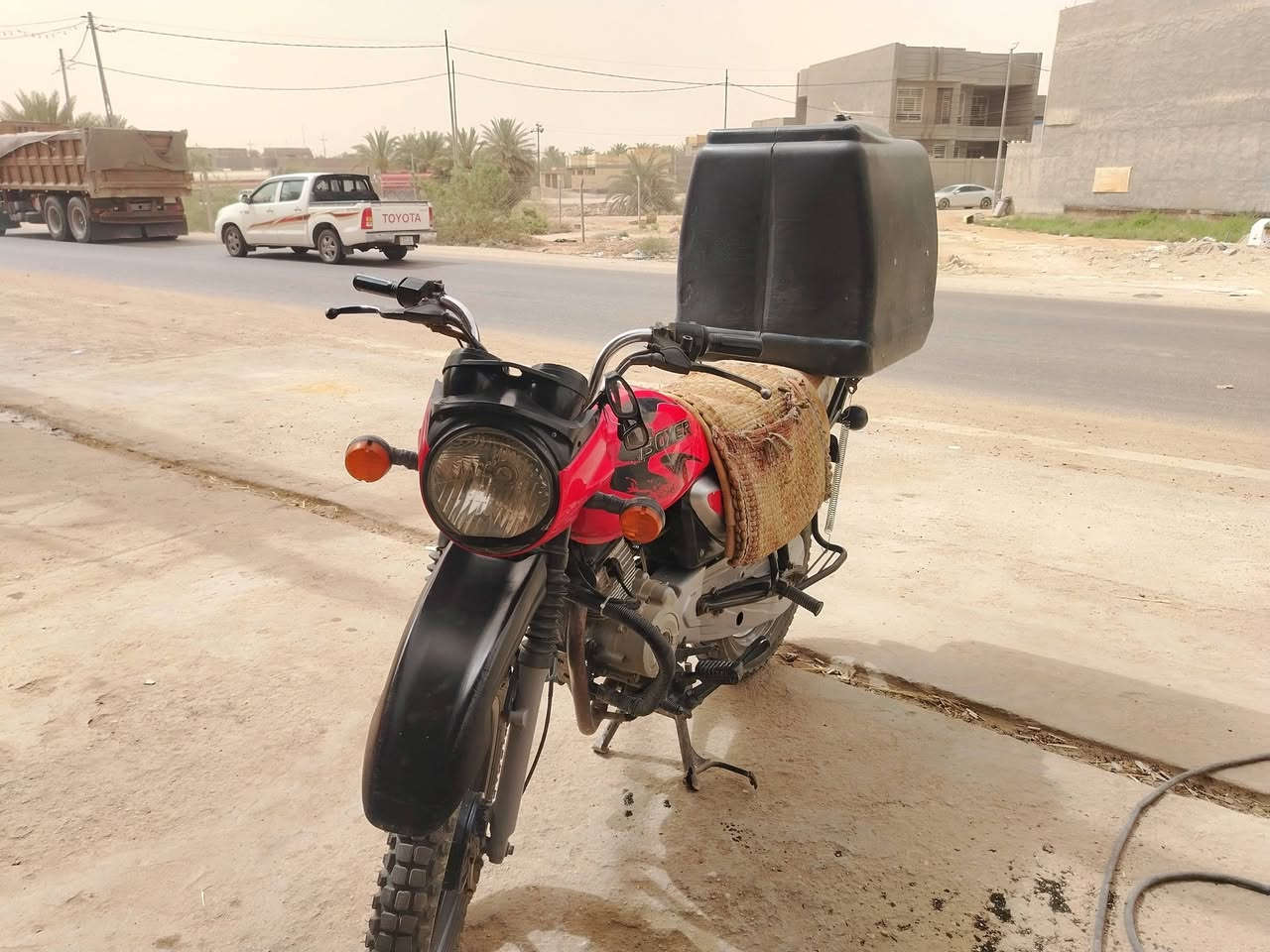 السلام عليكم بوكسر للبيع كامله مكمله سلف هندر نكره بريكات مكينه خرسه مكفوله من صوت ودخان  السعر 800وبيه مجال المكان حله قضاءالكفل ***********
