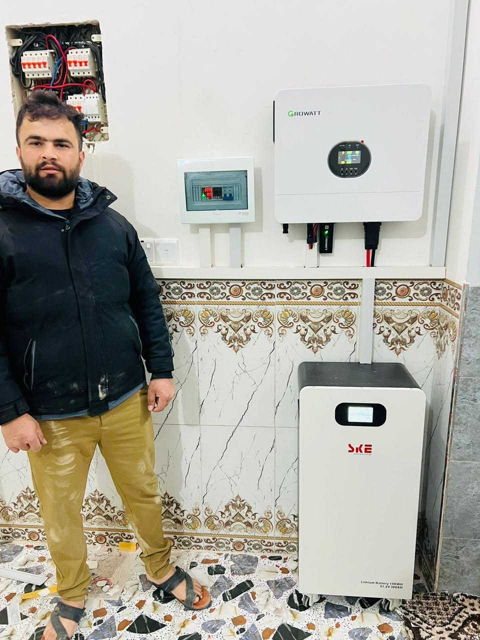 بفضل الله وبحمده قامت كوادر شركتنا (شركة المهندس للطاقة الشمسية) بنصب منظومة طاقة شمسية منزلية لأحد زبائن شركتنا
العرض الاقوى تحطيم الاسعار 🔥 🔥 🔥 🔥 🔥 🔥
العرض الاول 🔥 🔥 🔥
السعر : 4،750،000 نقدا
السعر : 6،000,000 قسط 
القسط الشهر 333 الف فقط
القدرة : 20 نهاري و 15 ليلي 
الألواح: 620 واط ضمان 15 سنة  عدد 8
البطارية: ليثيوم حجم 15 كيلو واط ضمان 5 سنة
الانڤيرتر :  حجم 6 كيلو مع واي فاي مدمج ضمان 2 سنة 
العرض الثاني 🔥 🔥 🔥
السعر :  3,3750,000 نقدا
السعر :5,000,000 قسط
القسط الشهري277 الف فقط
القدرة : 10 نهاري و 10 ليلي 
الألواح: 610 واط ضمان 15 سنة  عدد 5
البطارية: ليثيوم حجم 10 كيلو ضمان خمس سنوات
الانڤيرتر :  حجم 6 كيلو مع واي فاي مدمج ظمان 2 سنة
العرض الثالث 🔥 🔥 🔥
السعر : 3.350،000 نقدا
السعر : 4,250,000 قسط 
القسط الشهري 236 الف فقط
القدرة : 10 نهاري و 7 ليلي 
الألواح: 620 واط ضمان 15  سنة عدد5
البطارية: ليثيوم حجم 7 كيلو ضمان خمس سنوات
الانڤيرتر : حجم  4 كيلو ضمان 2 سنة 
العرض الرابع 🔥 🔥 🔥
السعر : 2،750،000 نقدا
السعر : 3,750,000 قسط
القسط الشهري 223 الف فقط
القدرة : 8 نهاري و 5 ليلي 
الألواح: 620 واط ضمان 15 سنة  عدد 4
البطارية: ليثيوم حجم 5 كيلو ضمان خمس سنوات
…………………………………………
المنظومات الحامضية  
العرض الاول  🔥🔥🔥
السعر: 2.800.000 نقدا 
السعر: 3.800.000 قسط 
القسط الشهري 223 الف فقط 
القدرة: 9نهاري و6 ليلي 
الالواح : 620 واط ضمان 15 سنة عدد 4 
البطارية: اوكايا 200امبير c10 عدد 2 ضمان 1 سنة 
الانڤيرتر : حجم 4.2KW ضمان 1 سنة 
العرض الثاني 🔥🔥🔥
السعر: 1.950.000 نقد 
السعر: 2.700.000 قسط 
القسط الشهري 166 الف فقط 
القدرة: 7 نهاري و 3 ليلي 
الالواح: 620 واط ضمان 15 سنة عدد 3 
البطارية : اوكايا 200 امبير c10 عدد 2 ضمان 1 سنة 
الانڤيرتر : 4.2KW ضمان 1 سنة 
 #شركة #المهندس #للطاقة #الشمسية 
كركوك - الحويجة - شارع المشاتل قرب جامع كامل الحاج صكر مجاور شركتي الدليان والصبحي للحج والعمرة  والعمرة***********
للحجز و الاستفسار
مدير شركة المهندس للطاقة الشمسية  
ربيع سامي الجبوري 
⁨ ***********
مهندس سعد 
***********
انور الفرحان 
مدير المبيعات 
***********
مهندس الصيانة 
عزيز الفرحان 
***********
 عمر الفرحان 
***********
