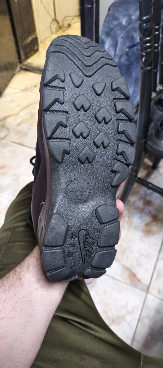 حزاء نايك Nike ✅
حزاء ما مستعمل قوي وعملي ومريح 
قياس 45 اوروبي يعني 44 
سعره 40 الف 
علما سعره بالوكالة 128$ 
موجود في كربلاء 
التواصل ***********
