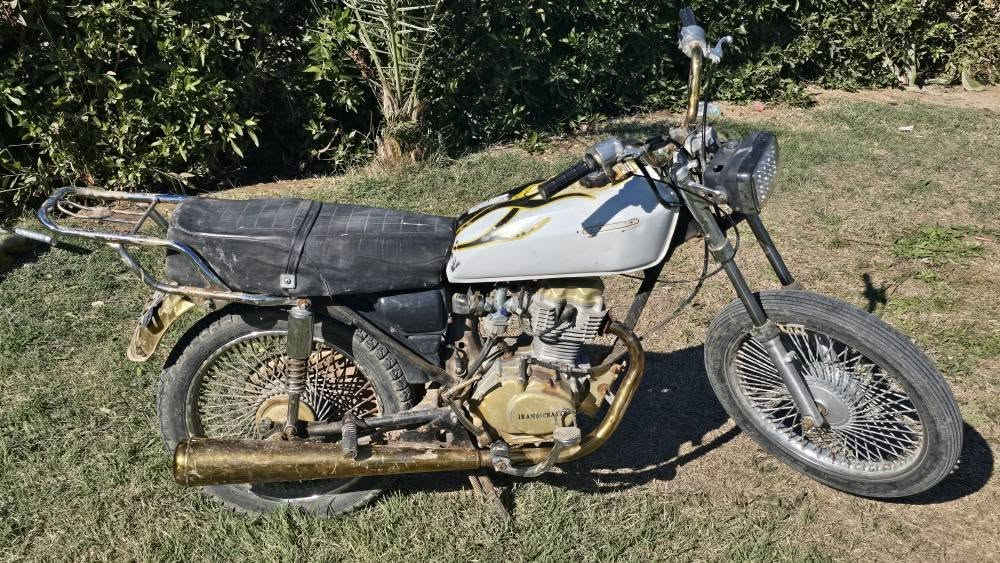 السلام عليكم دراجه للبيع موديل 16 اوراق كامله محرك نضيف شاصي نضيف السعر 350 وبيها مجال بسيط الشراي يتصل ***********
