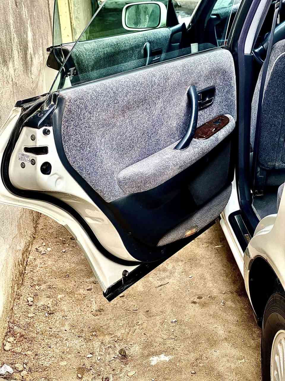 سلام عليكم ورحمه الله وبركاته من رخصه لأدمنق
اقره اتفاصيل قبل لاتتصل 

راس اثور فلات محزم مؤديل 2000 أصل

رقم كركوك سنويه عضم مامدفوع كمرك 

اسياره بيه فقط كشف وعندي الكتاب 

مواصفات كراسي كهرباء 

مري شفط +هيتر ضباب 

تحكم مري جانبيات

مكينه فيشه وحده 2500

كفاله عامه اسياره 

تخم تاير نضافه 90/100

مكينه كارتون +كير كارتون 

تبريد ثلج سياره جاهزه ماعايزه برغي 

اسعر 55 وبيه مجال بسيط كلش 

الهاتف ***********

المكان النجف لأشرف المناذره
