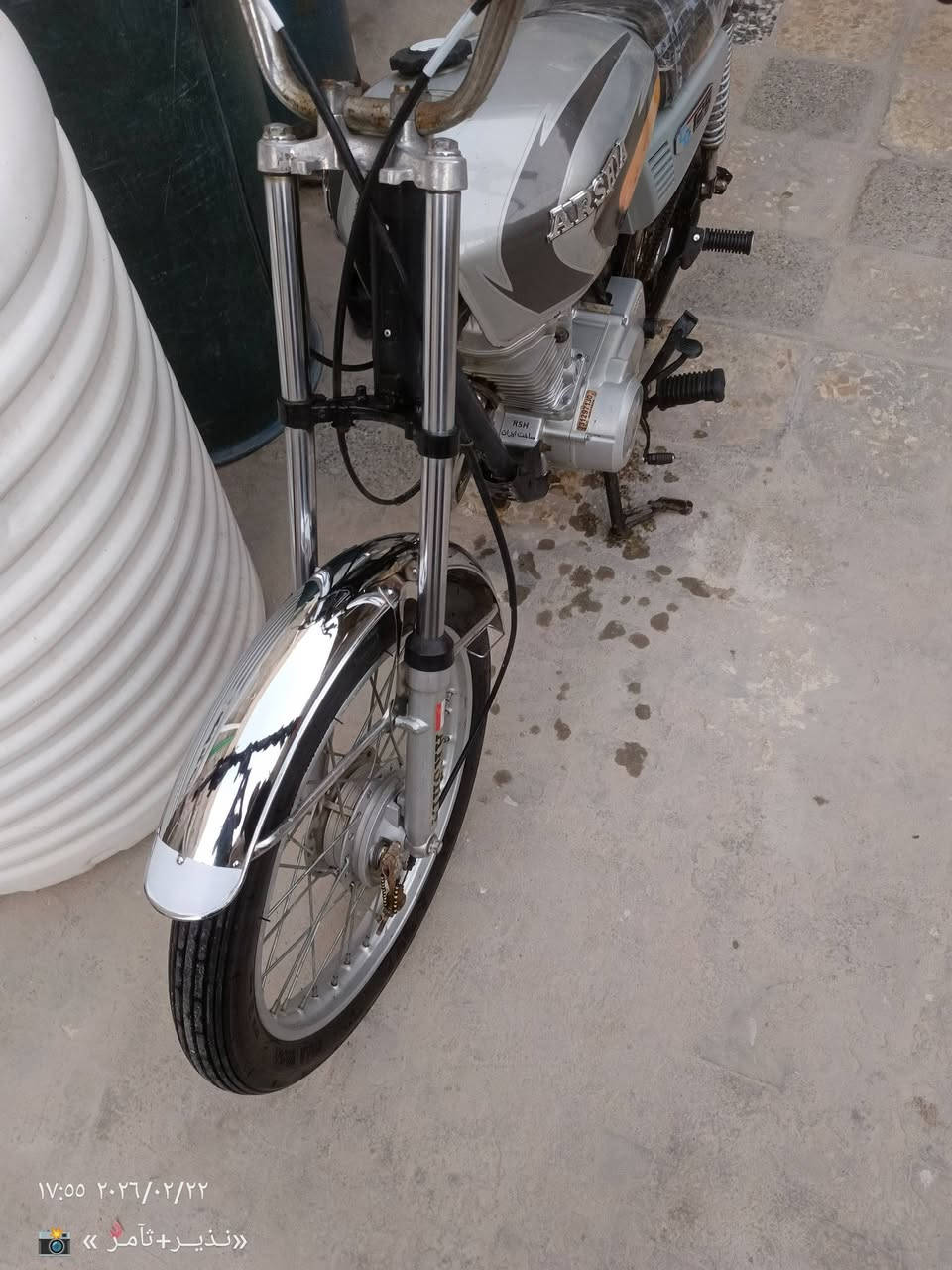 للبيع دراجه.(كلك. كلك) نضيفه حربيه تايرات جدد مكينه نضيفه.. مكاني نجف يم الملعب  السعر..: 400وبيه مجال ✍🏻


**إذا كنت صاحب هذا الإعلان وتريد حذفه لأي سبب، رجاءا أرسل رسالة إلى الدعم الفني**