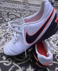 نايك تيمبو • قياس٤٠ • نظافة٩٥٪