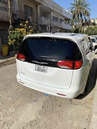 كرايسلر فويجر 2024 (Chrysler Voyager) للبيع  المواصفات  رادار امامي را...