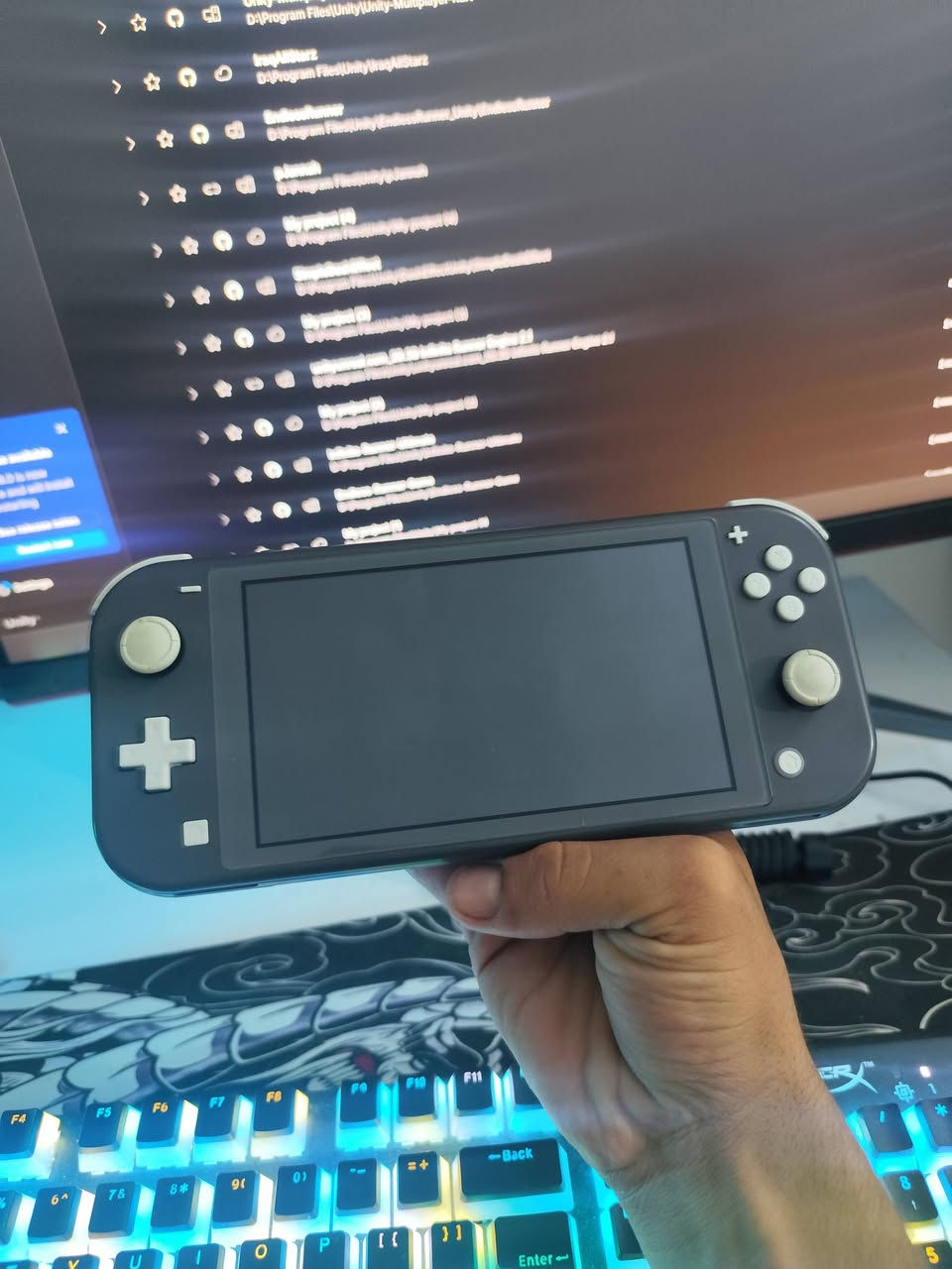 سويتش لايت مهكر ب٢٠٠ ويا رام ١٢٨ بي العاب و الشاحنة الأصلية و بي لاصق حماية شاشة
بدون كارتون
السعر نهائي


**إذا كنت صاحب هذا الإعلان وتريد حذفه لأي سبب، رجاءا أرسل رسالة إلى الدعم الفني**