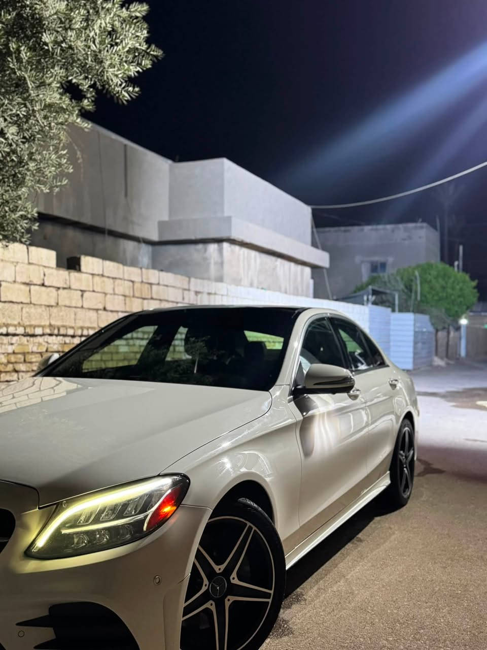 السلام عليكم 

الرجاء قراءة التفاصيل كاملة 
مرسيدس أصل C300 amg موديل 2019 
ماشية 106 الف مايل قابل للزيادة 

🔴 السيارة كلين تايتل كفالة عامة 
عدى كم شخط أثر خباثة صارن بالعراق وتحكل ع كدهن ومامبينات 

✅ فول الفول أعلى شيء بالC
بانوراما + جنطة كهرباء + أربع بصمات أبواب + مري تعتيم وقلاب ونقط عمياء وإنارة ترحيب + كشنات جلد وكهرباء وتدفئة + شاشة كبيرة أبل كارب بلاي وأندوريد أوتو + 5 أنظمة قيادة + نظام مانع تصادم ذكي وتفاعلي + إنارة داخلية 64 لون + تحمات ستيرن لمس + أوتو ستارت + 4 كامرات + حساسات 360 + رادارات 360 + شاشة عطلات والخ.. 

🔴 السيارة مكينة مفتوحة ع أيدي واشتغلتها شغل درجة أولى وصفر مسج    

رقم دهوك بأسمي تحويل ثاني يوم
السعر 200 وبيها مجال 

*منزل من سعرها سعر المكينة وهيَ مكينتها تمشي بعد 100 ألف
خواتها المو كلين ب240 و250
ف هاي تعتبر بلاش 

 و الله يوفق الجميع ♥️


**إذا كنت صاحب هذا الإعلان وتريد حذفه لأي سبب، رجاءا أرسل رسالة إلى الدعم الفني**