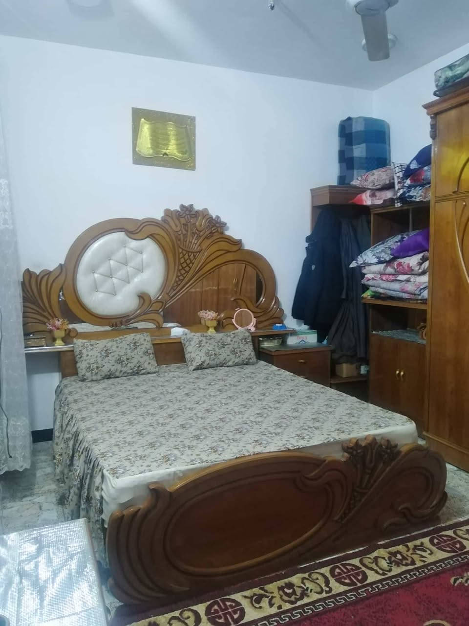 غرفة للبيع للاتصال ***********
