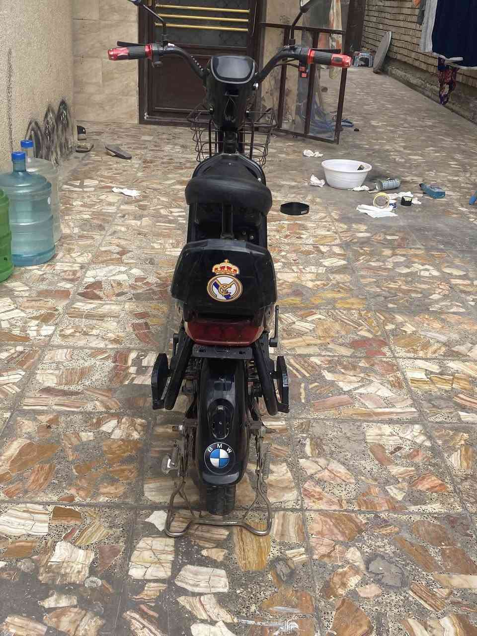 السلام عليكم دراجه شحن حجم 14اربع بطاريات للبيع فقط الكيلو متر واكف مفتاح وبصمه تشغيل عن بعد وقفل تاير خلفي لاستفسار ***********
